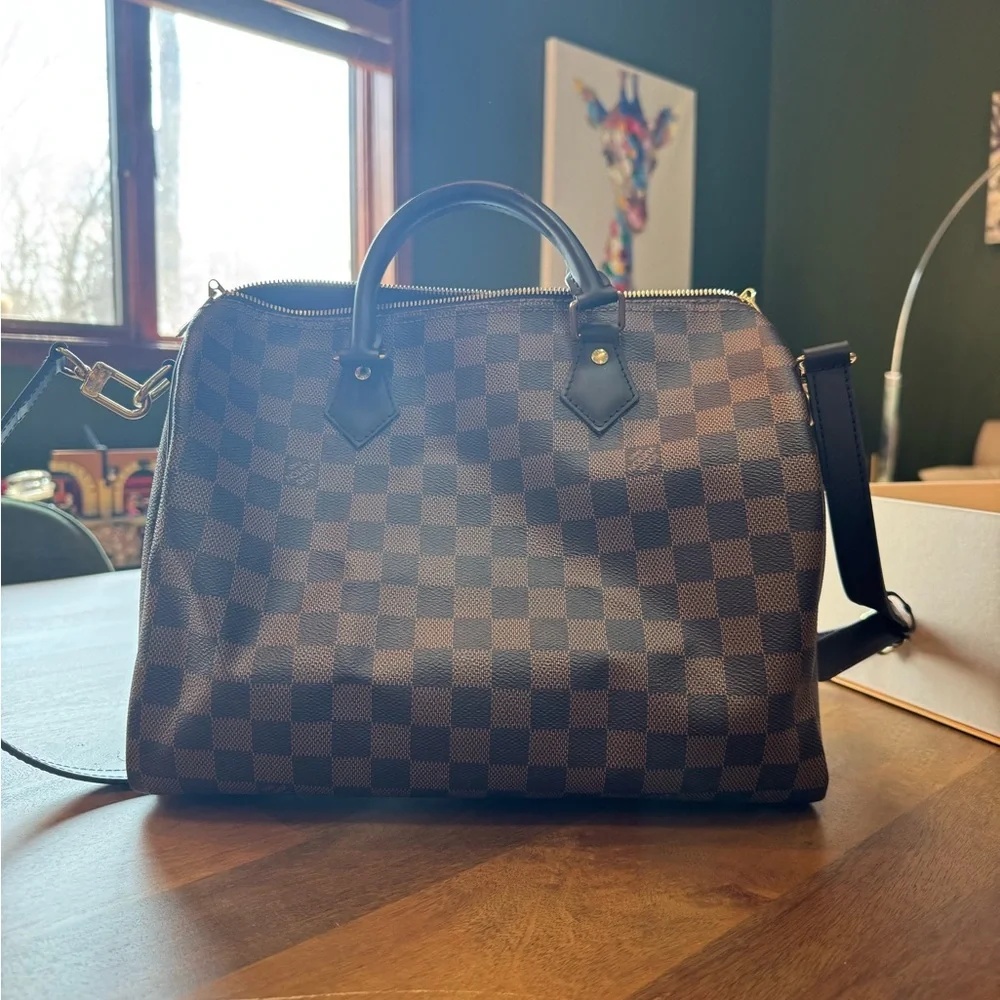 Authentic Louis Vuitton Monogram Speedy Bandouliere 30 - Picture 11 of 13